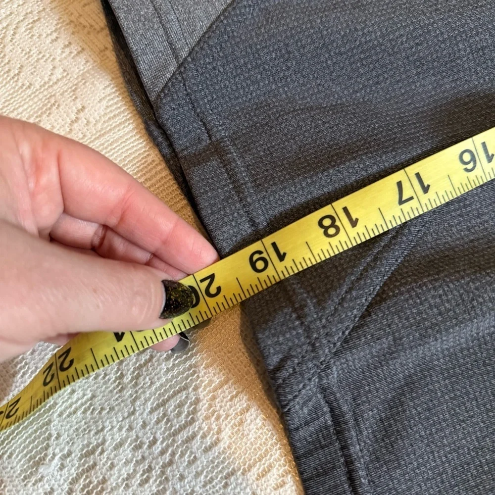 Hylete above knee drawstring zipper pocket athletic shorts